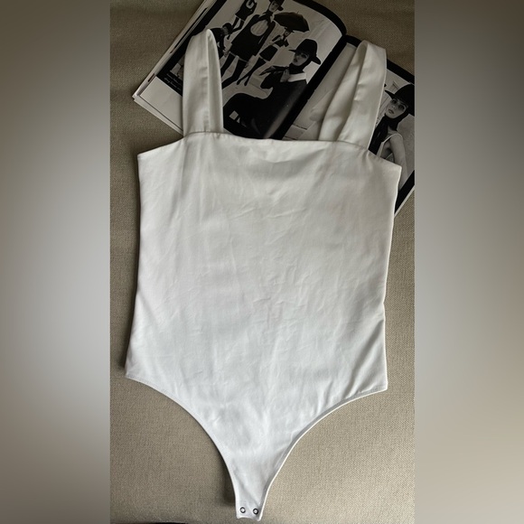 Abercrombie & Fitch Seamless Square Neck Bodysuit In White Size L - Picture 2 of 14